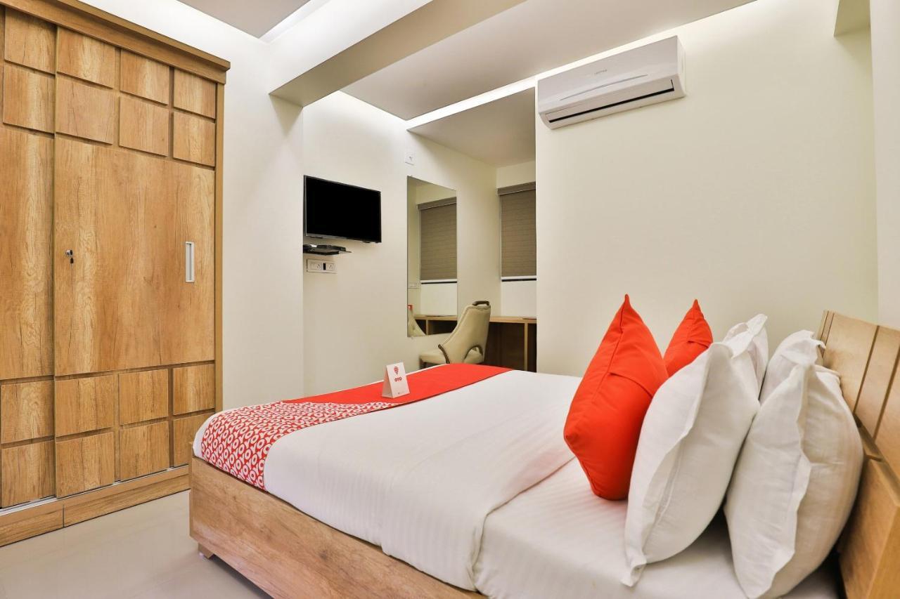 Collection O 12462 Hotel Shiv Inn Gandhinagar Exterior photo