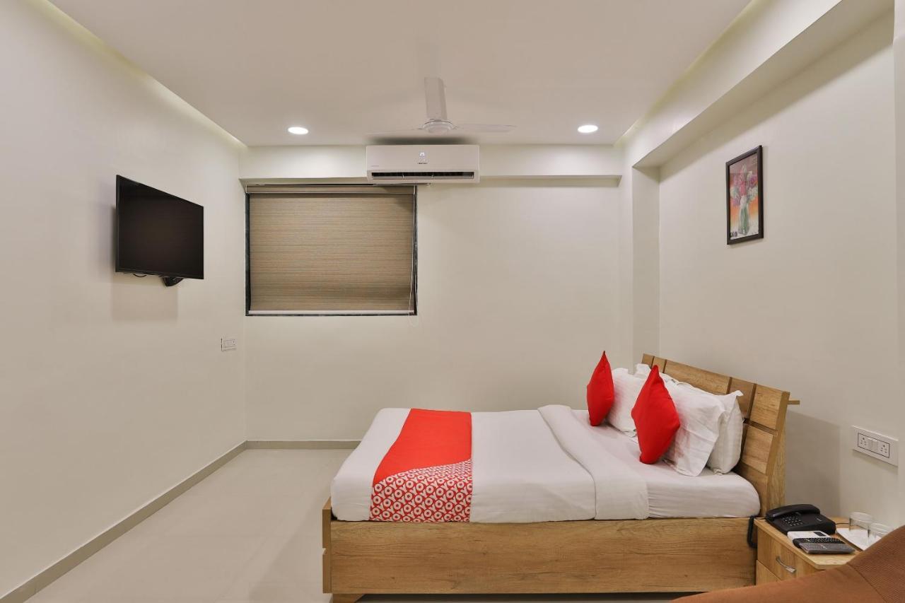 Collection O 12462 Hotel Shiv Inn Gandhinagar Exterior photo