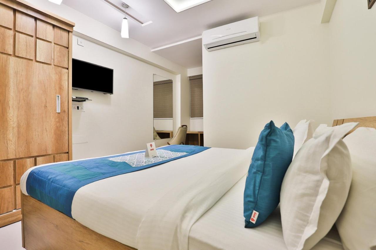 Collection O 12462 Hotel Shiv Inn Gandhinagar Exterior photo