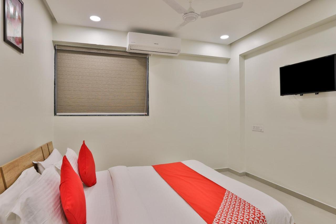 Collection O 12462 Hotel Shiv Inn Gandhinagar Exterior photo