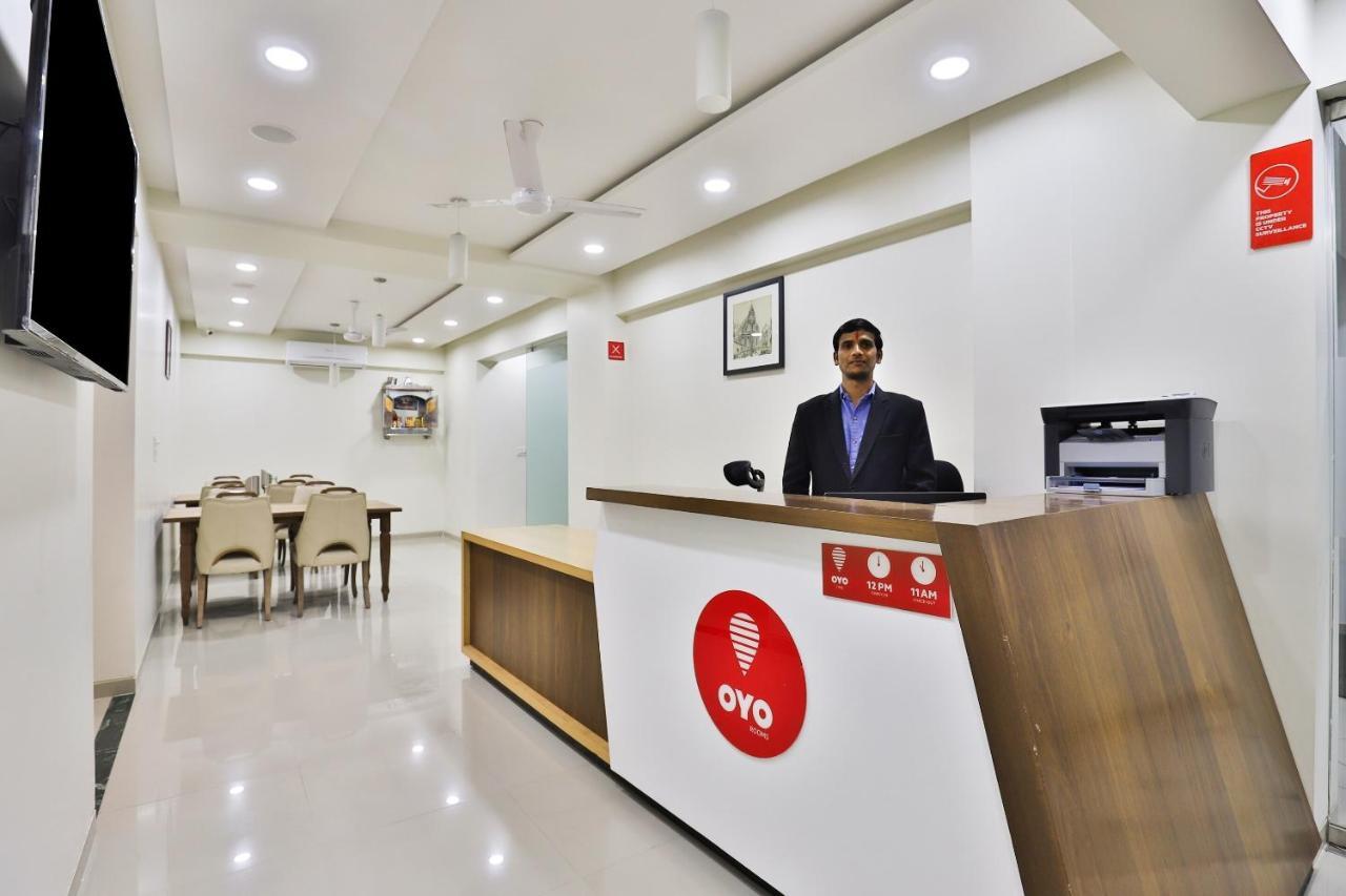 Collection O 12462 Hotel Shiv Inn Gandhinagar Exterior photo