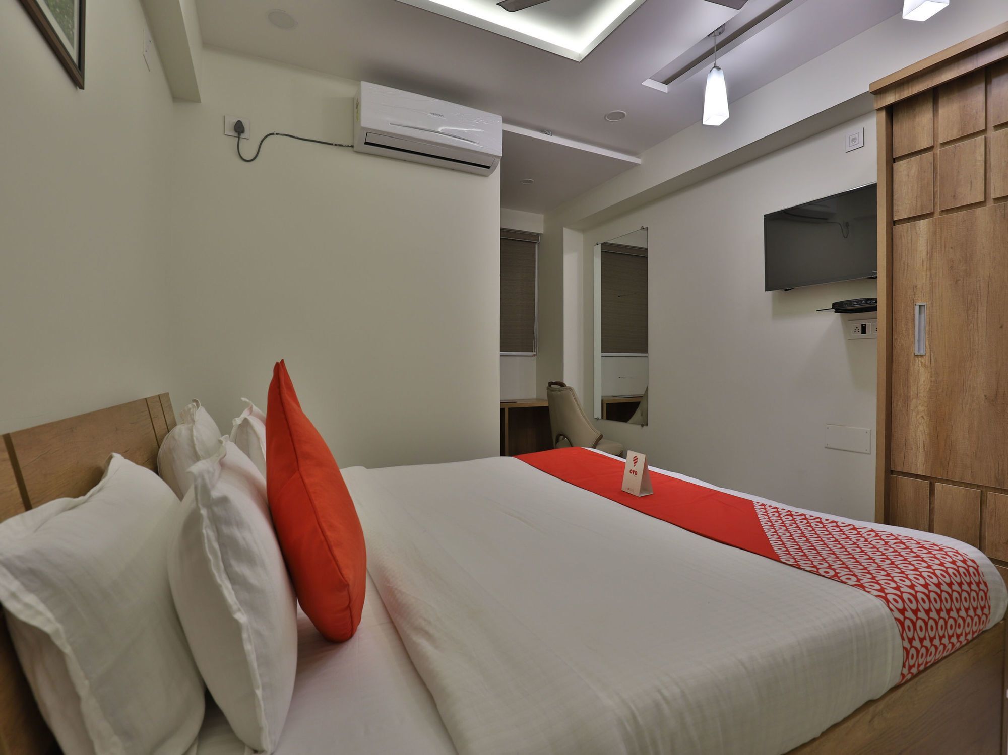 Collection O 12462 Hotel Shiv Inn Gandhinagar Exterior photo