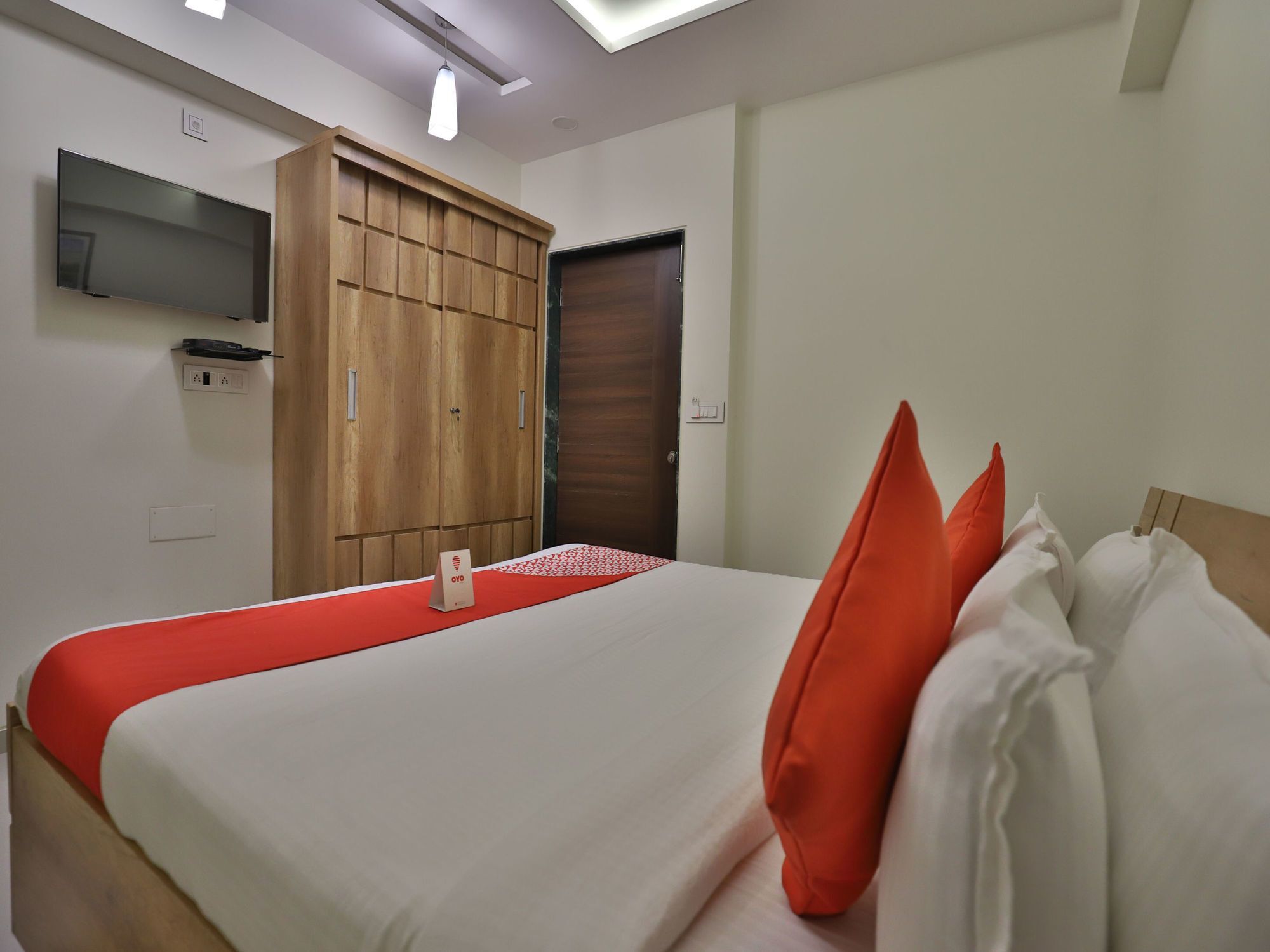 Collection O 12462 Hotel Shiv Inn Gandhinagar Exterior photo